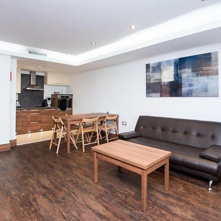 Livin' Serviced Apartments Watford  Exteriör bild