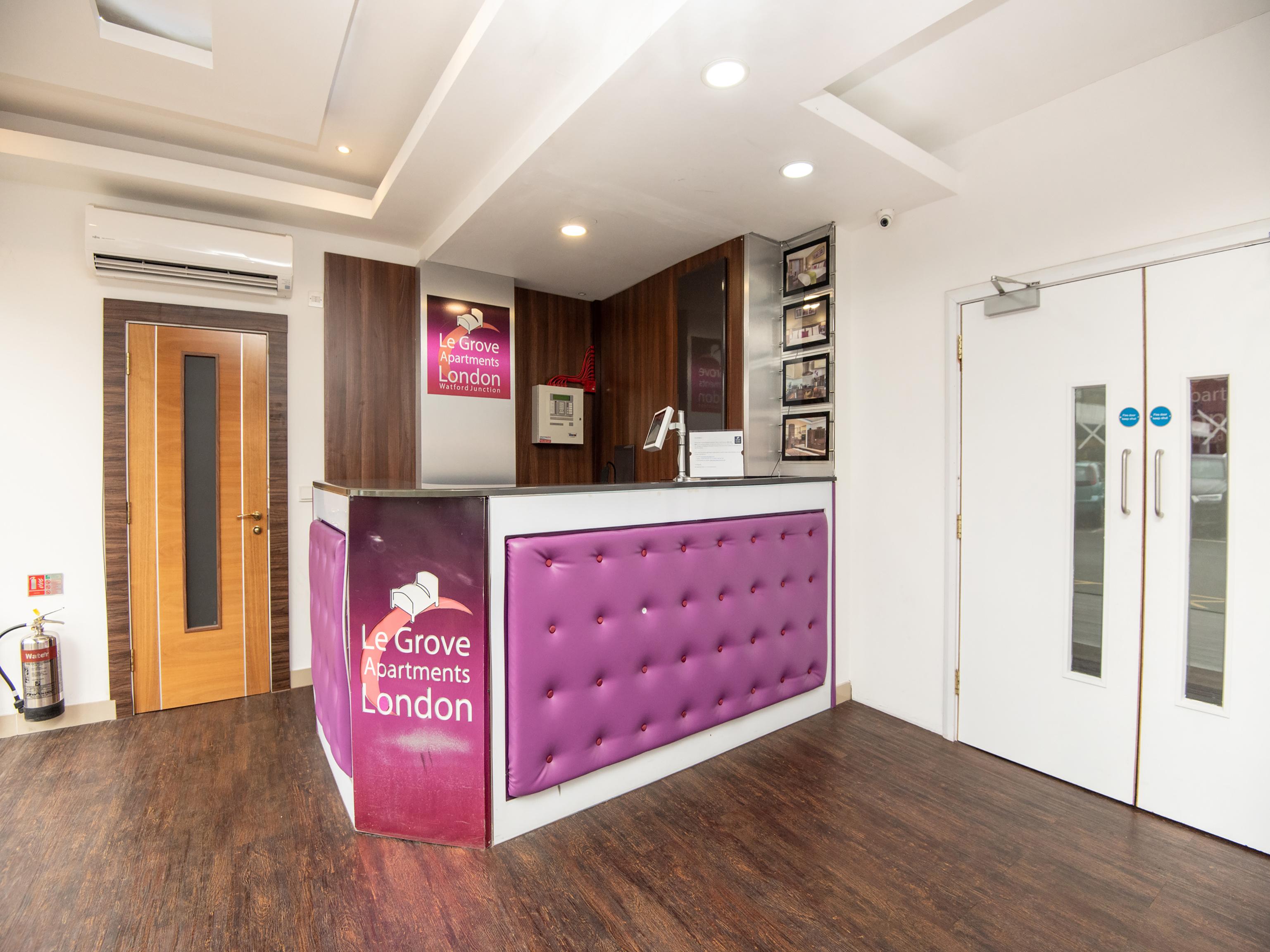 Livin' Serviced Apartments Watford  Exteriör bild