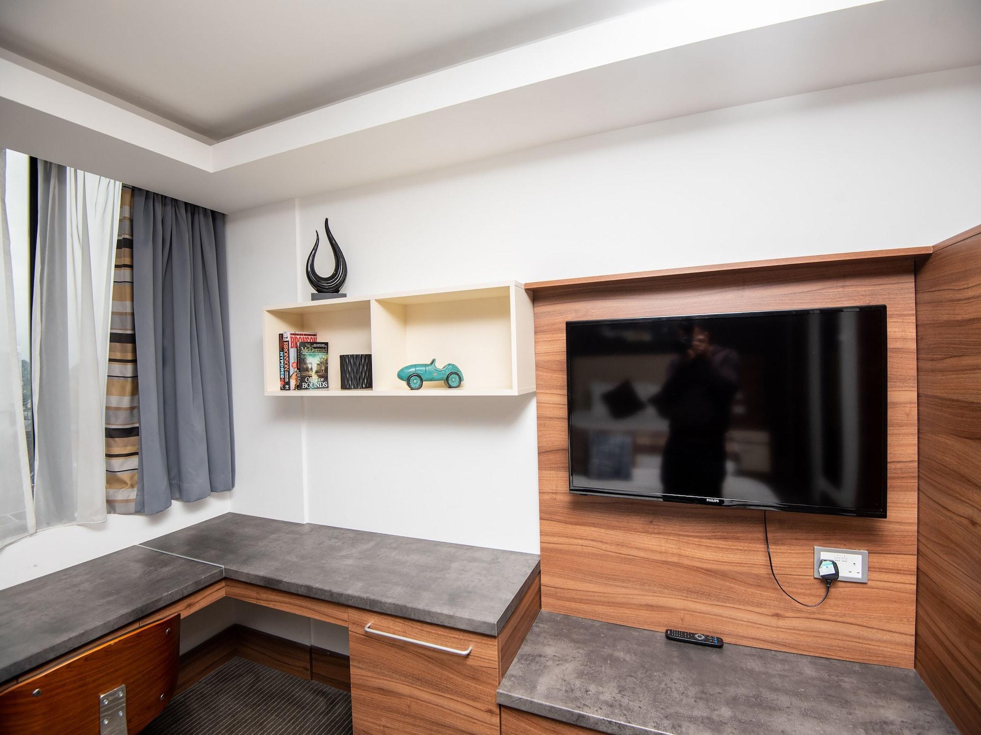 Livin' Serviced Apartments Watford  Exteriör bild