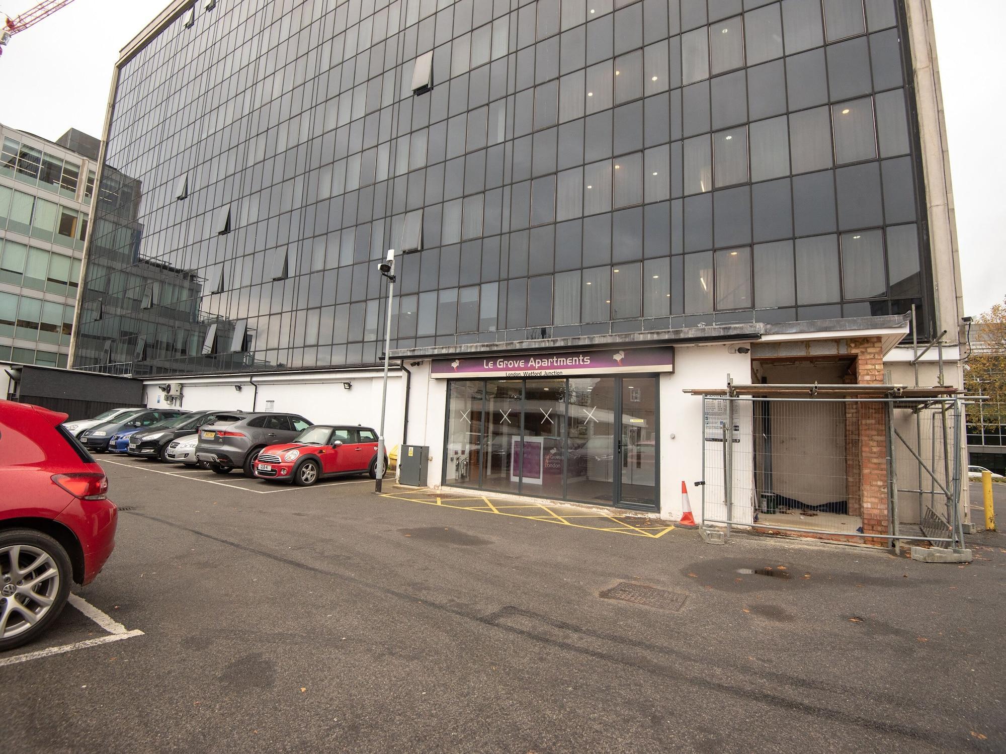 Livin' Serviced Apartments Watford  Exteriör bild