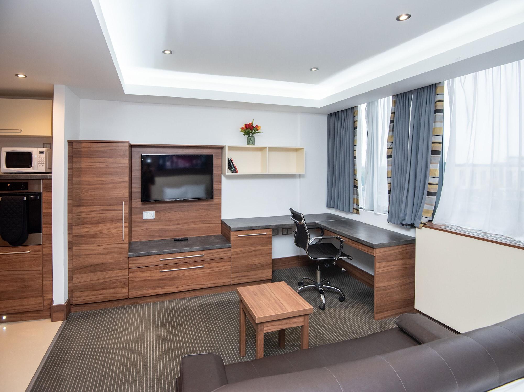 Livin' Serviced Apartments Watford  Exteriör bild