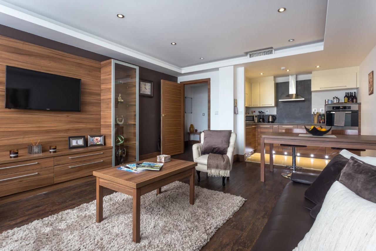 Livin' Serviced Apartments Watford  Exteriör bild