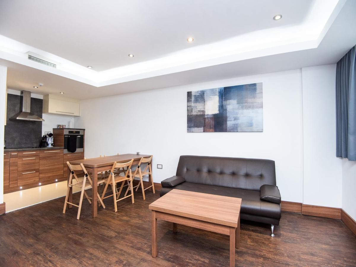 Livin' Serviced Apartments Watford  Exteriör bild